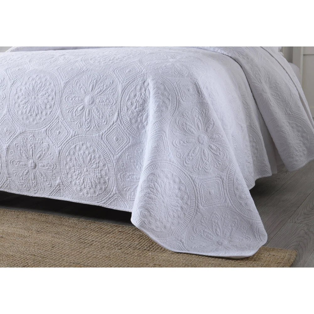 Paolina Reversible 3 Piece Medallion Quilt Set