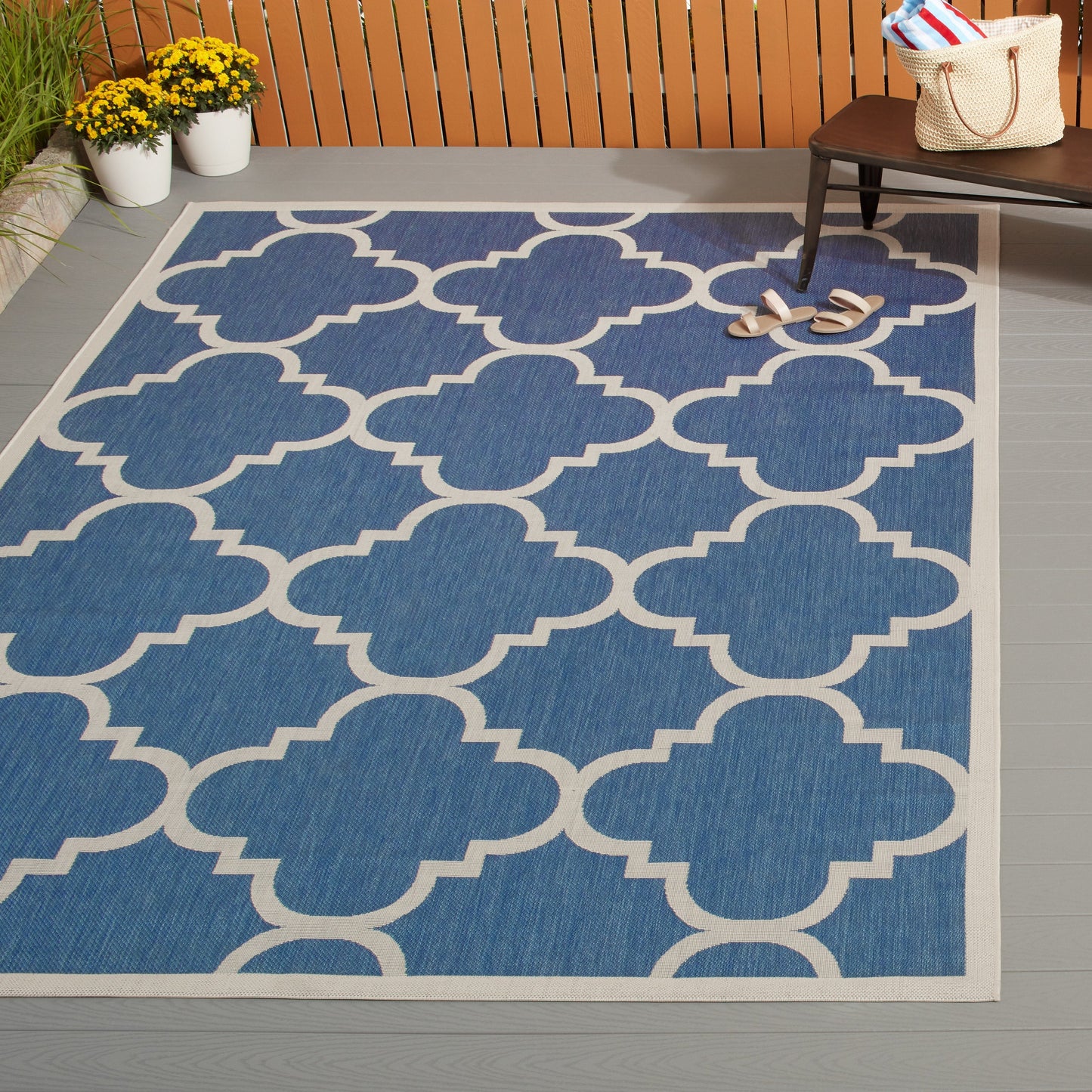 Courtyard Blue/ Beige Indoor/ Outdoor Rug