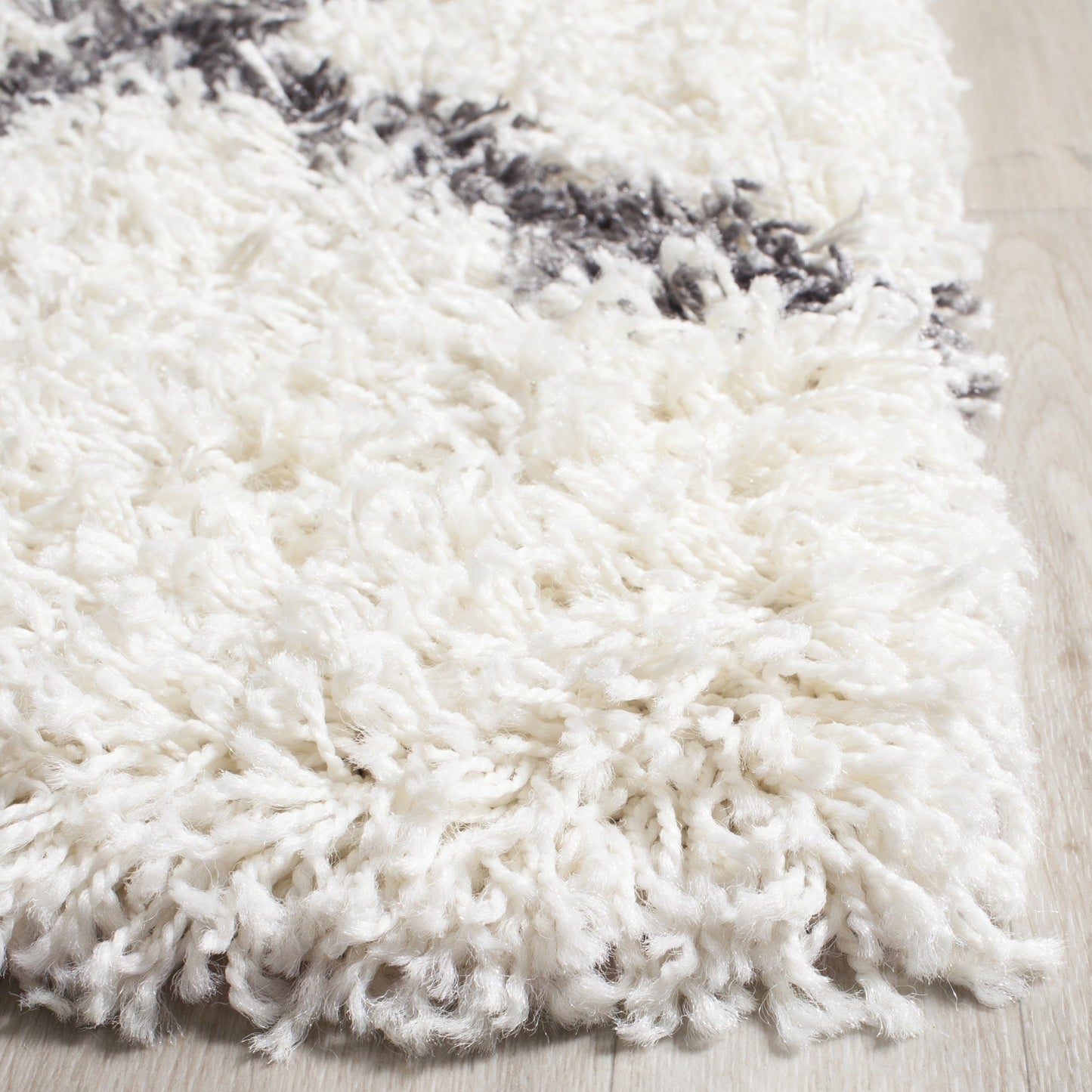 Luxurious Ivory and Dark Grey/Gray Area Rug Shags