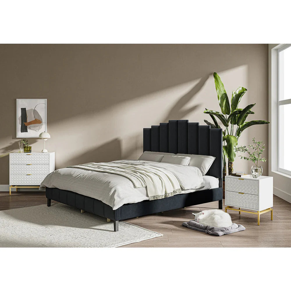 Tufted Upholstered Platform Bed with Sturdy Center Legs and Elegant Headboard for Bedroom